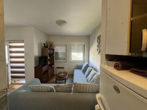 Izdavanje, jednosoban stan, 30m², Momišići, Podgorica - image 8