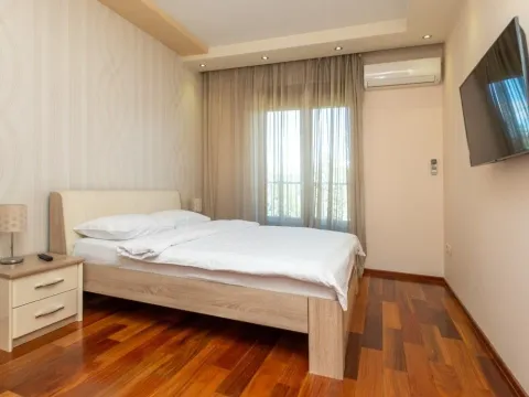 Rent, one bedroom apartment, 57m², Podgorica, Crna Gora - image 5