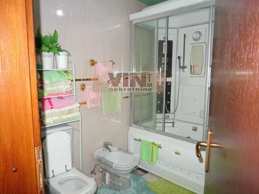 Prodaja, kuća, 415m², Sremska Mitrovica, Srbija