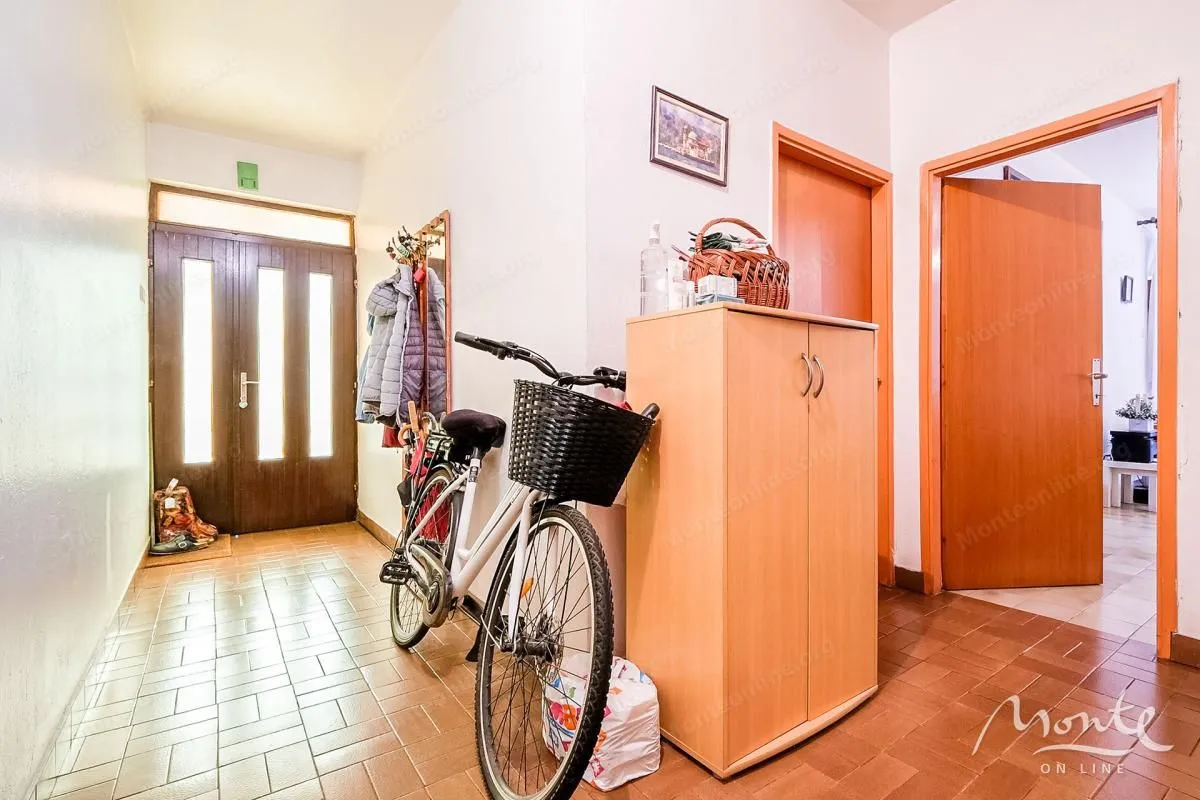 Prodaja, kuća, 250m², Dobrota, Kotor