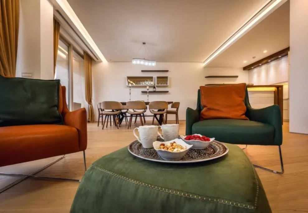 Izdavanje, dvosoban stan, 178m², Budva, Crna Gora