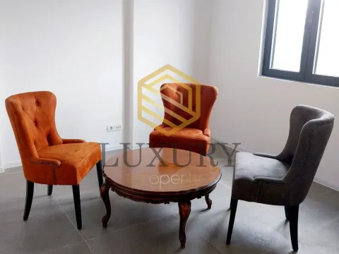 Izdavanje, poslovni prostor, 120m², Centar, Podgorica - image 4