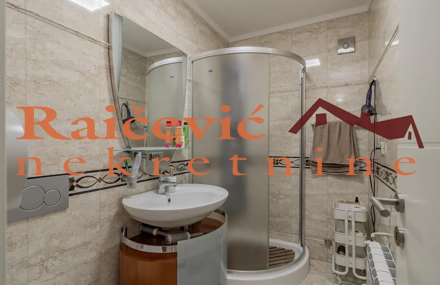 Izdavanje, kuća, 110m², Savski Venac, Beograd
