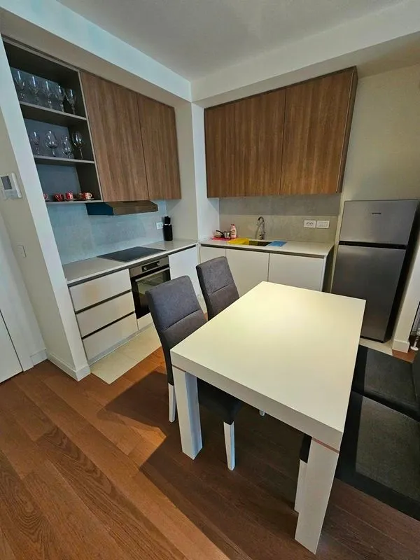 Izdavanje, dvosoban stan, 58m², Savski Venac, Beograd