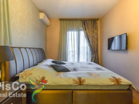 Izdavanje, trosoban stan, 110m², Centar, Podgorica - image 3