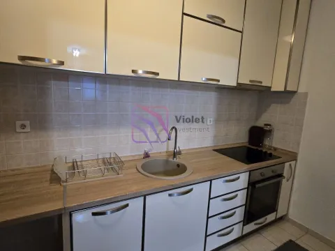 Prodaja, dvosoban stan, 75m², City Kvart, Podgorica - image 5