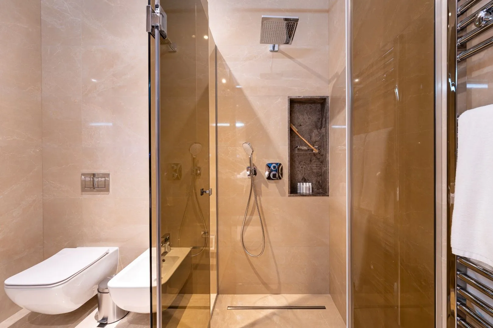 Prodaja, dvosoban stan, 300m², Đuraševići, Tivat