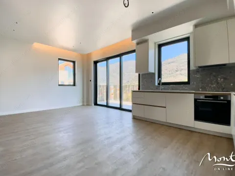 Prodaja, dvosoban stan, 102m², Tivat, Crna Gora - image 2