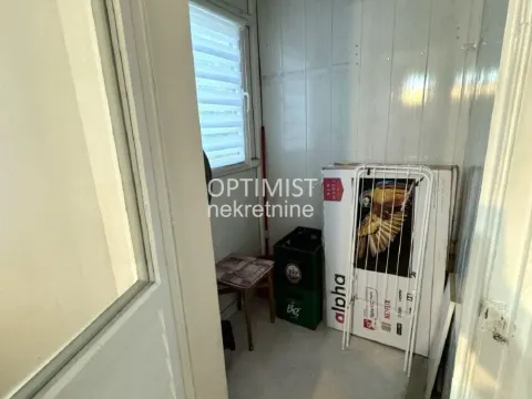 Rent, two bedroom apartment, 53m², Južni Bulevar, Vračar Sve Podlokacije - image 12