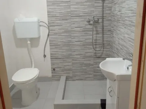 Izdavanje, jednosoban stan, 38m², Dobanovci, Surčin - image 5