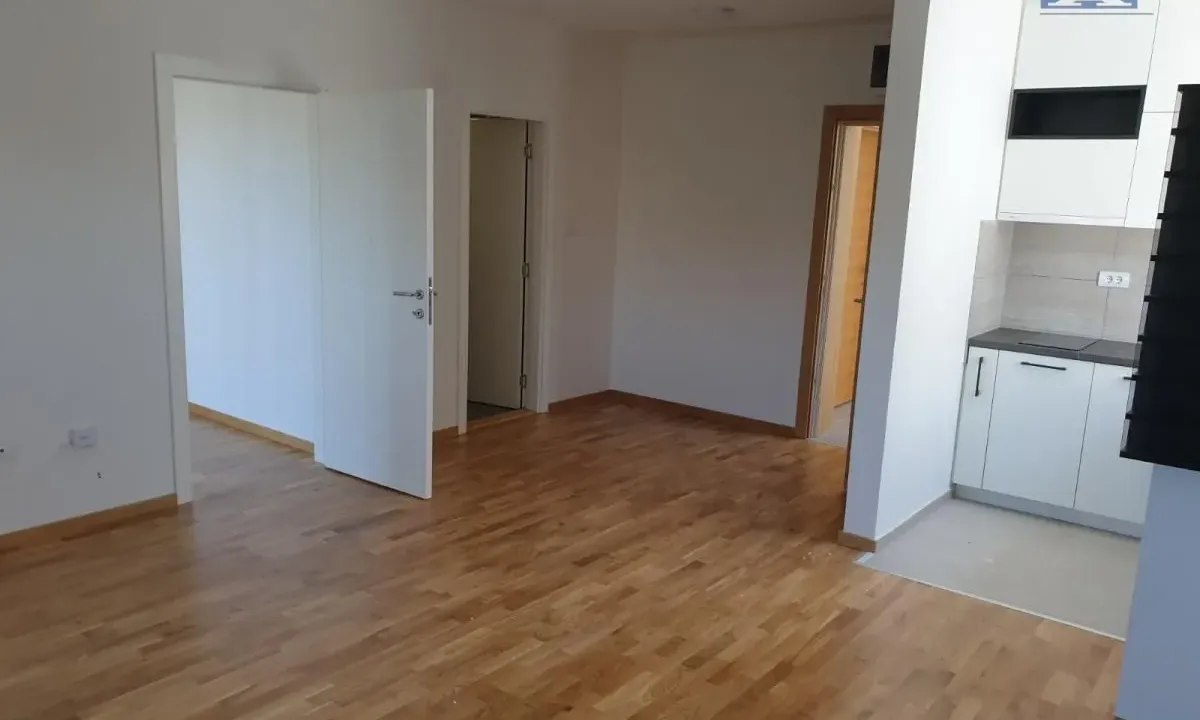 Izdavanje, dvosoban stan, 42m², Telep, Novi Sad Sve Podlokacije