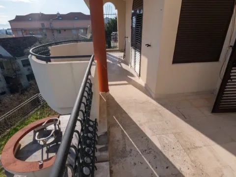 Rent, house, 280m², Podgorica, Crna Gora - image 20