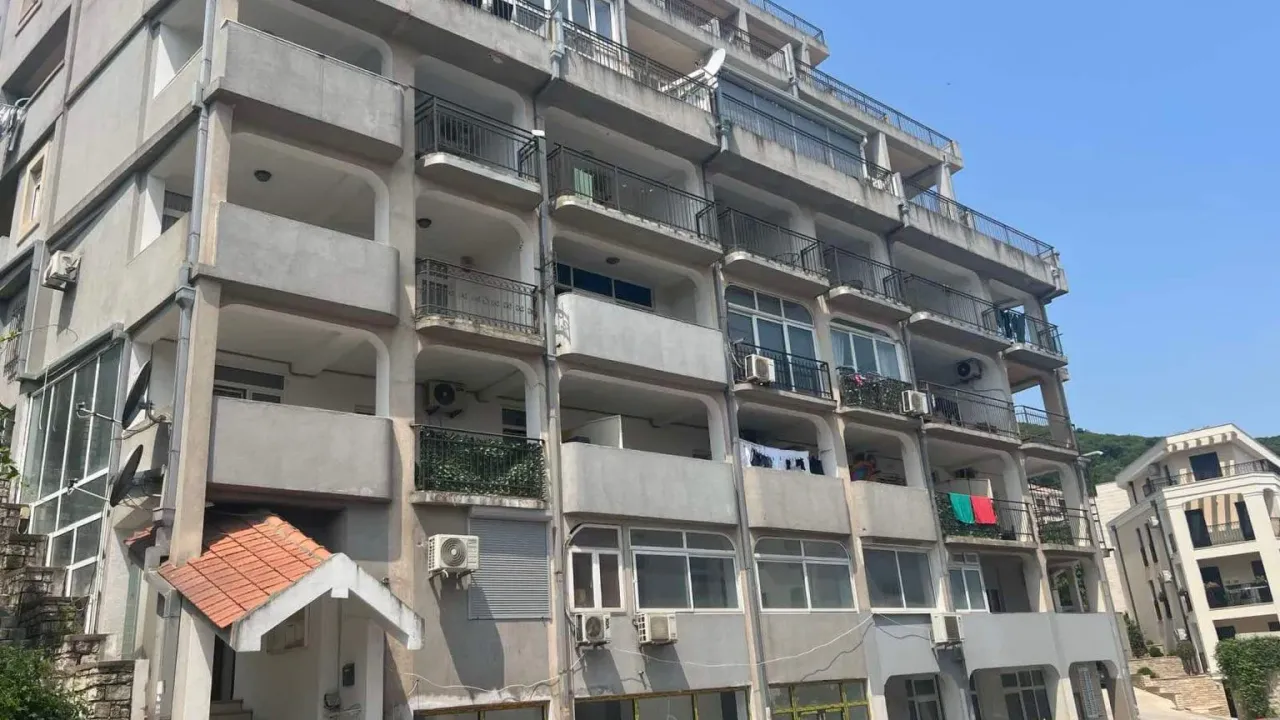 Sale, three bedroom apartment, 382m², Komoševina, Budva