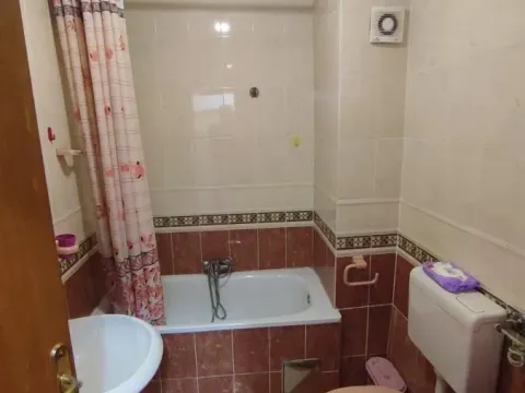 Izdavanje, garsonjera, 25m², Bulevar Evrope, Novi Sad Sve Podlokacije - image 5