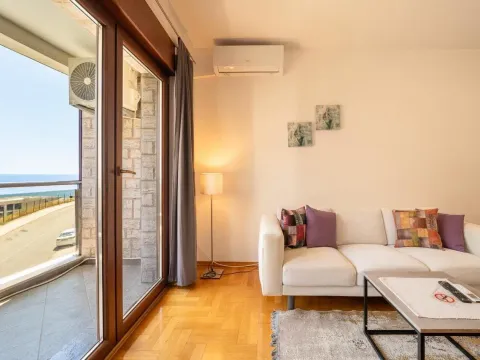 Sale, one bedroom apartment, 50m², Bečići, Budva - image 7