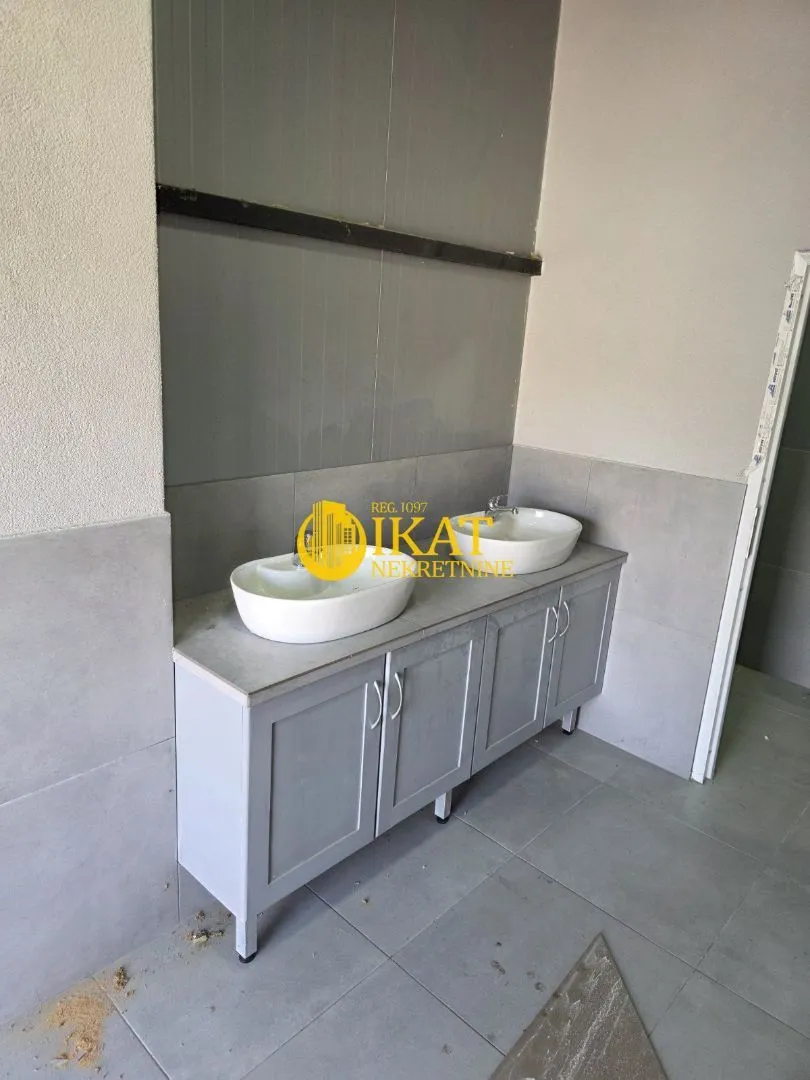 Sale, office space, 552m², Kosjerić, Srbija