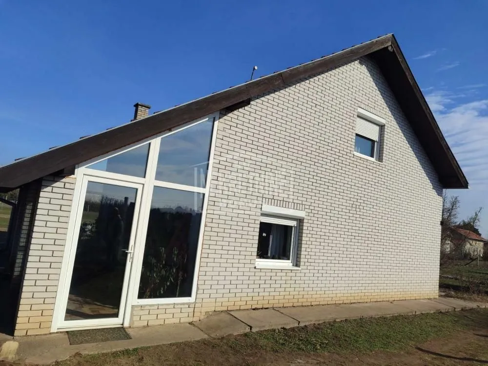 Prodaja, kuća, 130m², Srpski Šor, Subotica