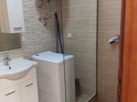 Izdavanje, dvosoban stan, 65m², Centar, Tivat - image 11