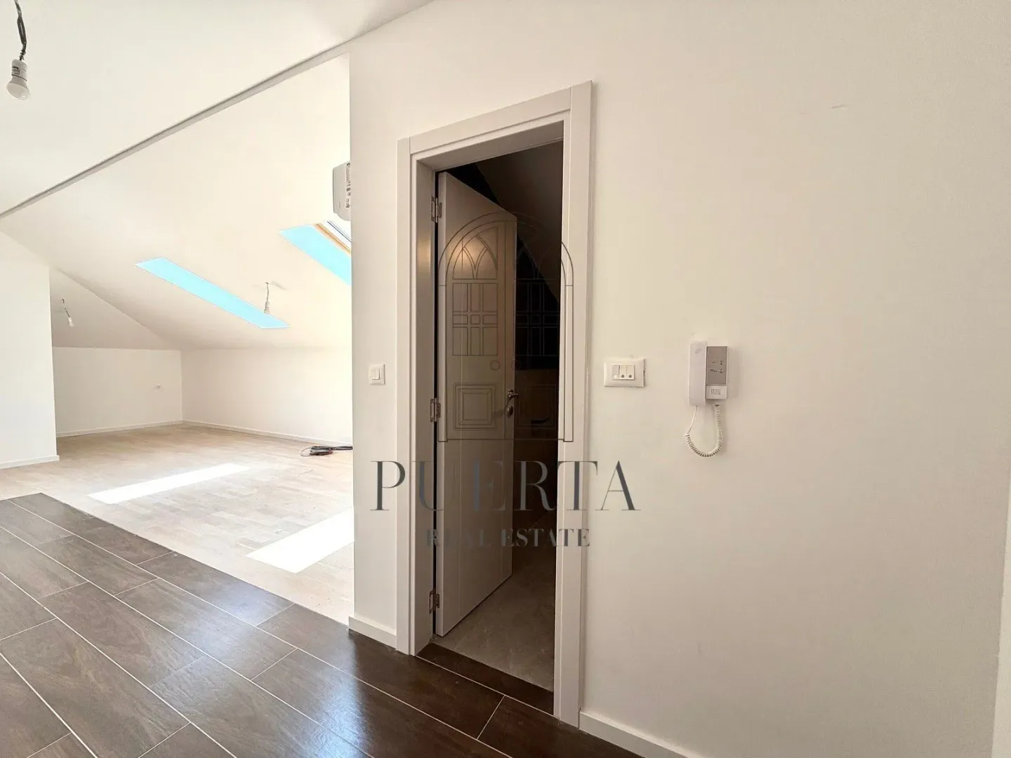 Prodaja, garsonjera, 45m², Tološi, Podgorica