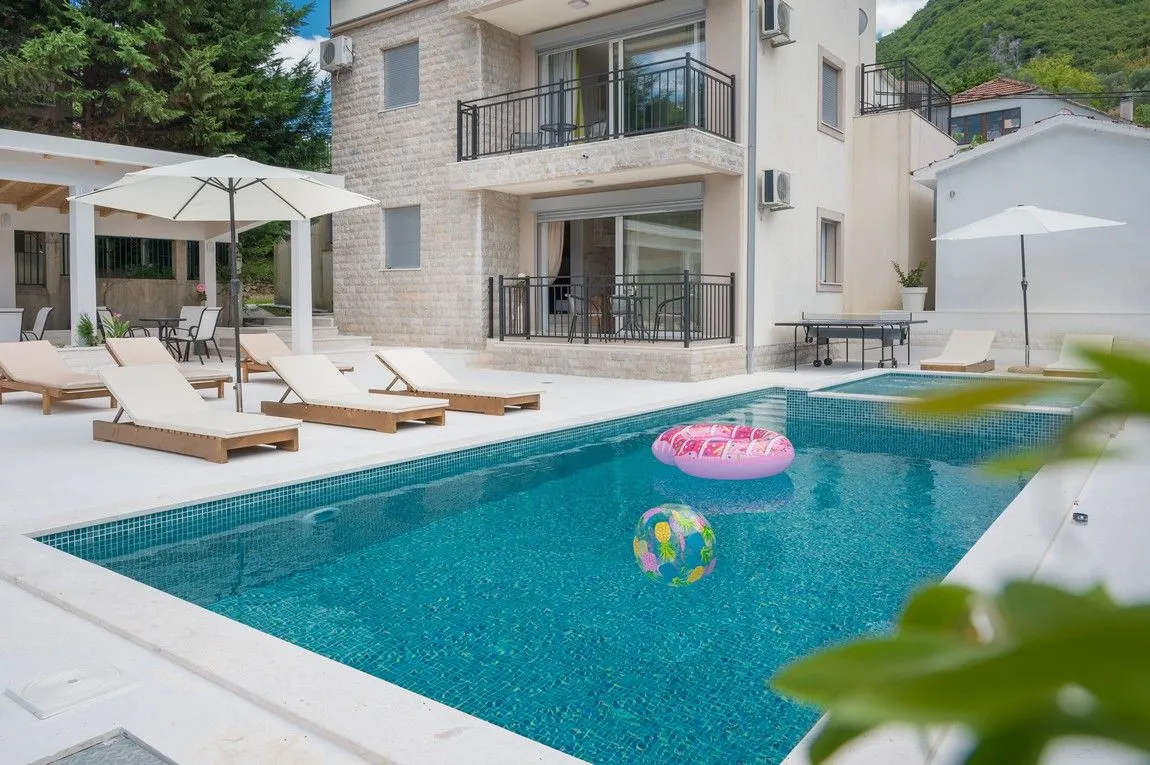 Prodaja, kuća, 240m², Stoliv, Kotor