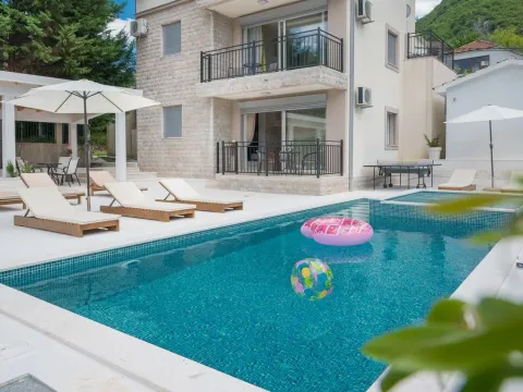 Sale, house, 240m², Stoliv, Kotor - image 24