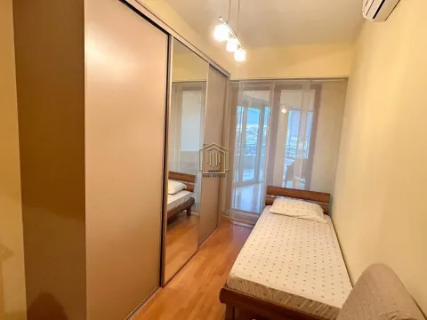 Izdavanje, dvosoban stan, 100m², Centar, Podgorica - image 7