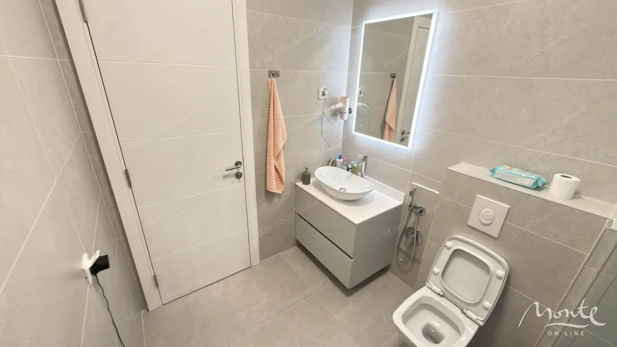 Sale, three bedroom apartment, 104m², Bečići, Budva