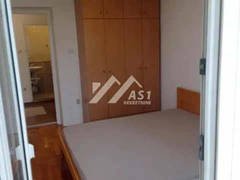 Izdavanje, trosoban stan, 82m², Centar, Novi Sad - image 9