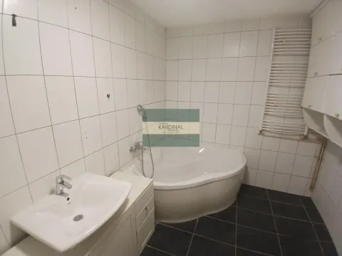 Prodaja, četvorosoban stan, 105m², Centar, Jagodina - image 13