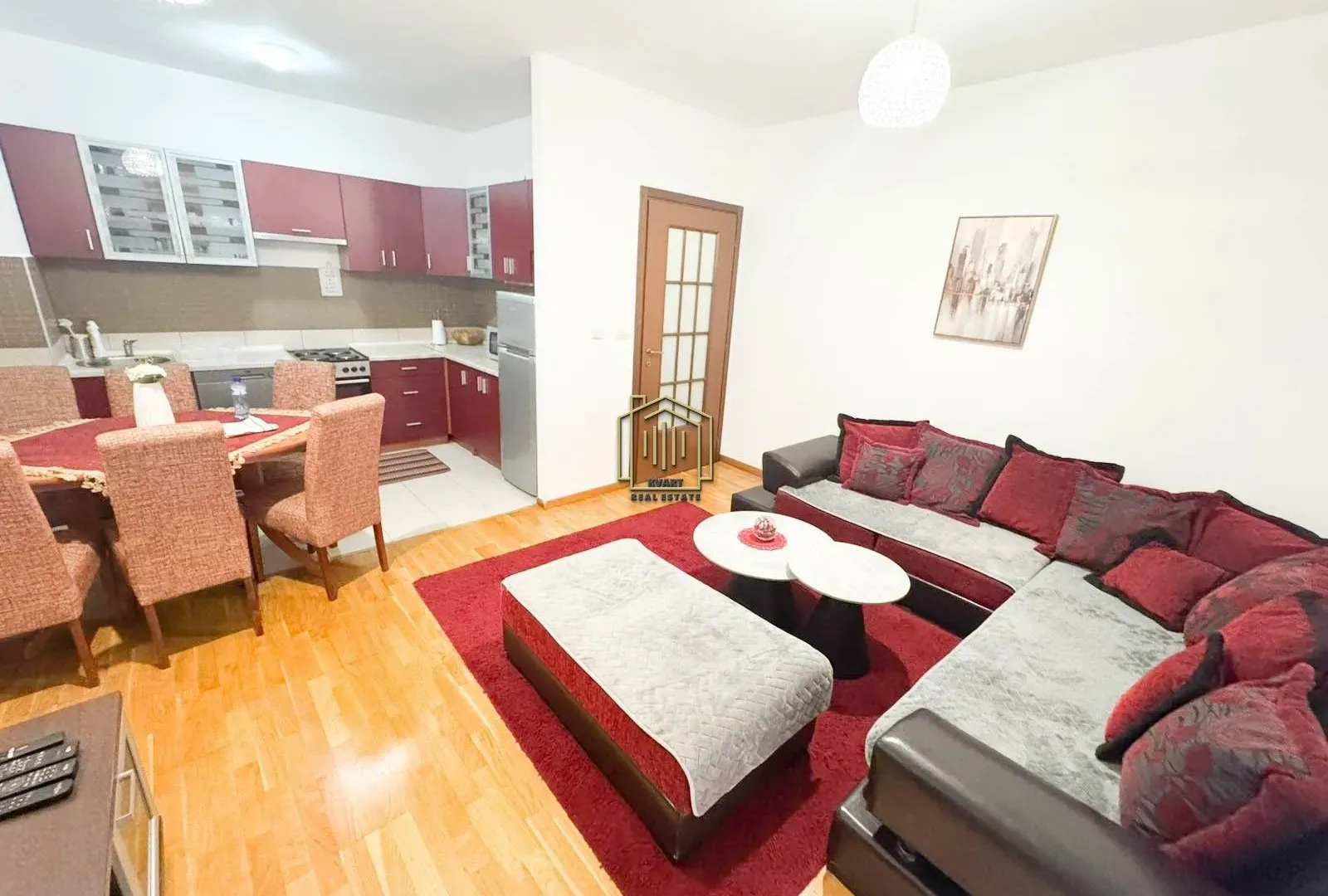 Izdavanje, dvosoban stan, 74m², City Kvart, Podgorica