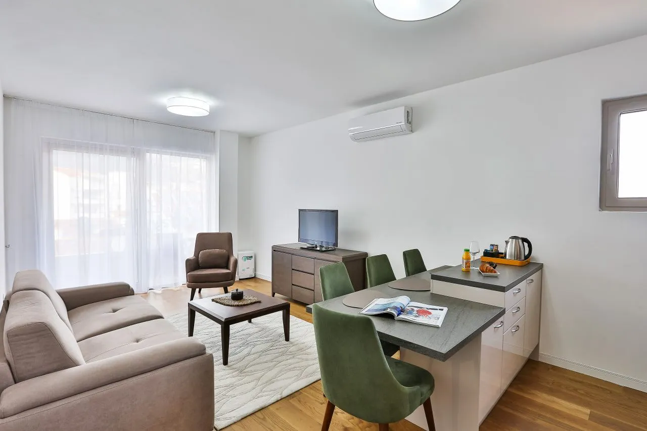 Rent, one bedroom apartment, 43m², Budva okolina, Budva