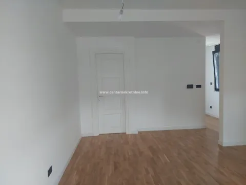 Izdavanje, poslovni prostor, 108m², City Kvart, Podgorica - image 11