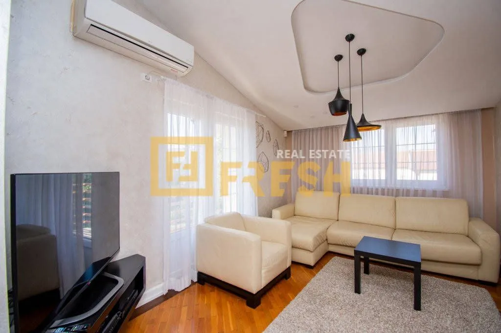 Rent, house, 320m², Gornja Gorica, Podgorica