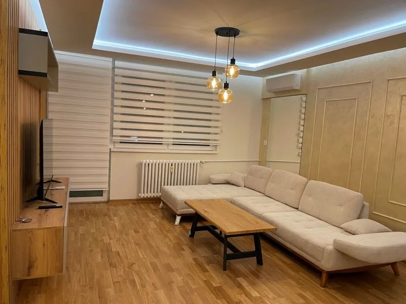 Izdavanje, četvorosoban stan, 86m², Novi Beograd Blok 63, Novi Beograd Sve Podlokacije