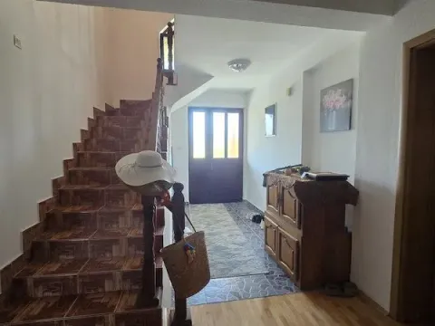 Sale, house, 319m², Zlatica, Podgorica - image 12