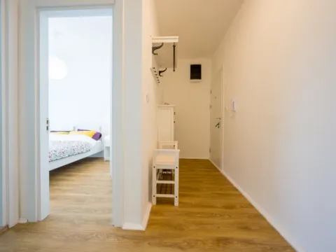 Izdavanje, dvosoban stan, 64m², Gruda, Cetinje - image 10