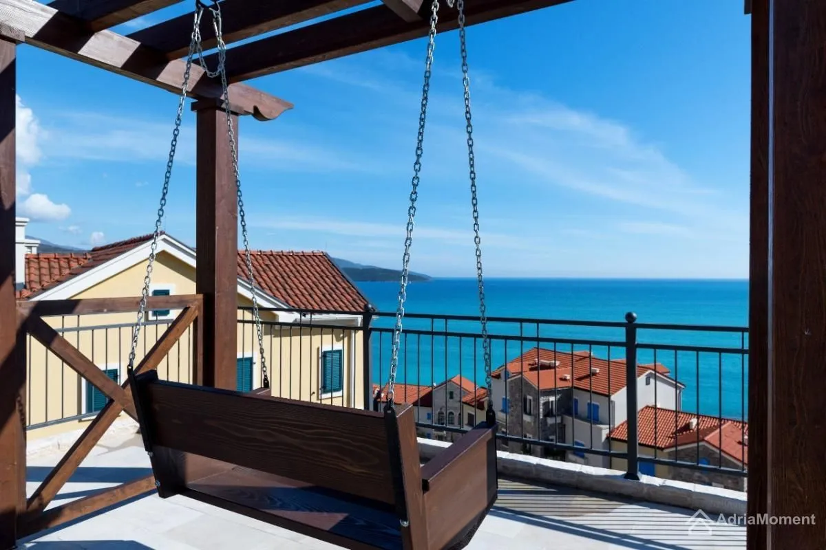 Sale, two bedroom apartment, 143m², Radovići, Tivat