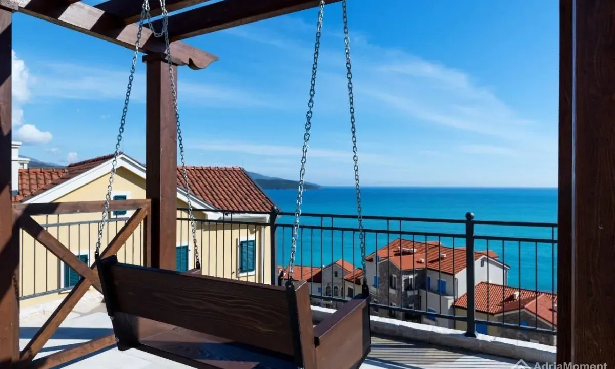 Sale, two bedroom apartment, 143m², Radovići, Tivat