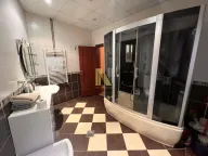 Izdavanje, poslovni prostor, 240m², Sajmište, Novi Sad - image 13