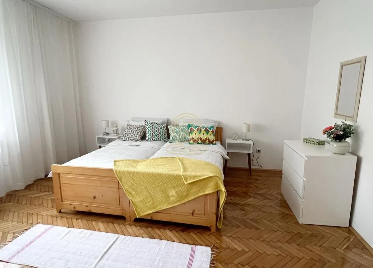Rent, two bedroom apartment, 69m², Vračar Sve Podlokacije, Beograd