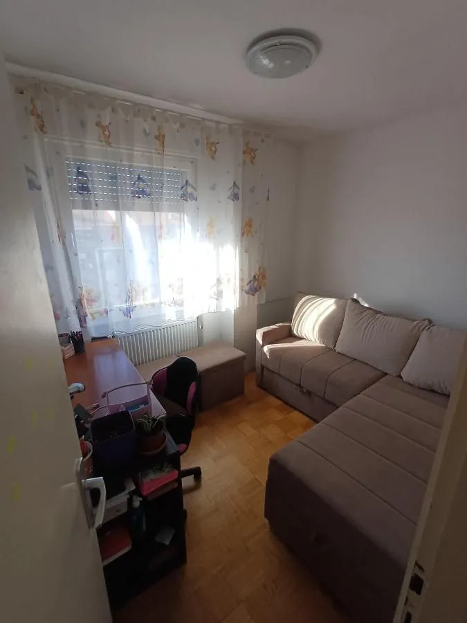 Prodaja, trosoban stan, 65m², Sajmište, Novi Sad