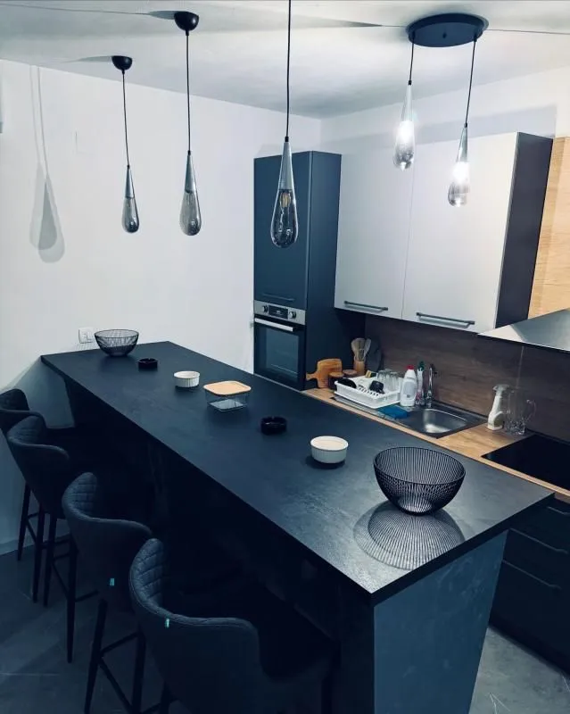Izdavanje, kuća, 100m², Krimovica, Kotor
