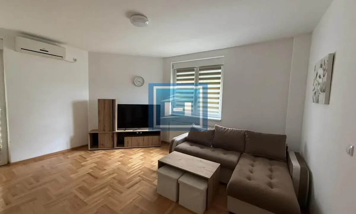 Izdavanje, jednosoban stan, 33m², Vašarište, Jagodina