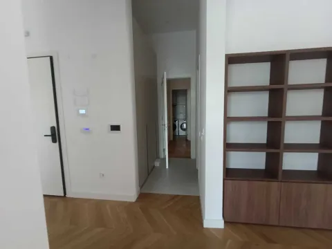 Izdavanje, trosoban stan, 149m², Gorica C, Podgorica - image 11
