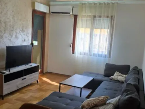 Izdavanje, jednosoban stan, 50m², Stari Aerodrom, Podgorica - image 3