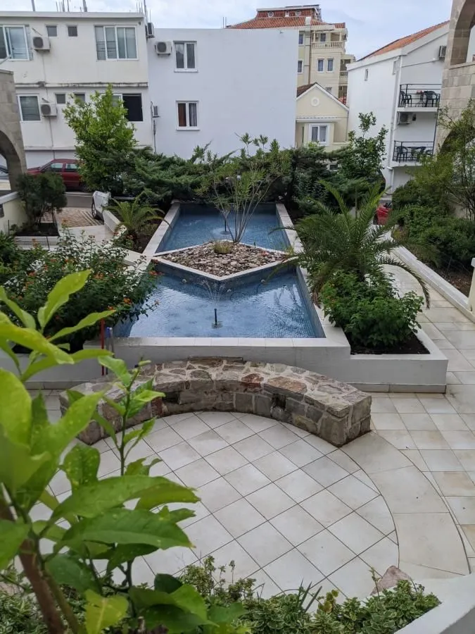 Prodaja, jednosoban stan, 45m², Rafailovići, Budva