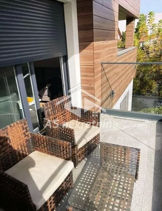 Izdavanje, dvosoban stan, 52m², Lekino Brdo, Voždovac Sve Podlokacije