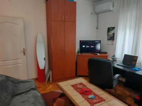 Izdavanje, jednosoban stan, 25m², Centar, Novi Sad - image 3