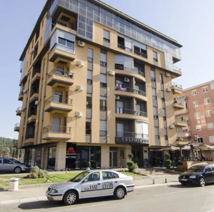 Prodaja, poslovni prostor, 375m², Obala Morače, Podgorica