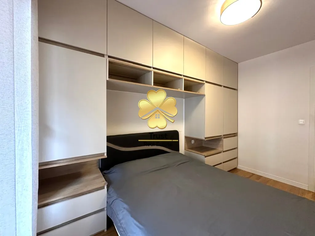 Izdavanje, jednosoban stan, 50m², Central Point, Podgorica